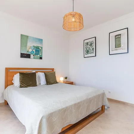 Willa Rosa, Residential, Pezinhos