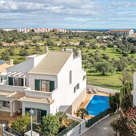 Rosa, Residential, Pezinhos *