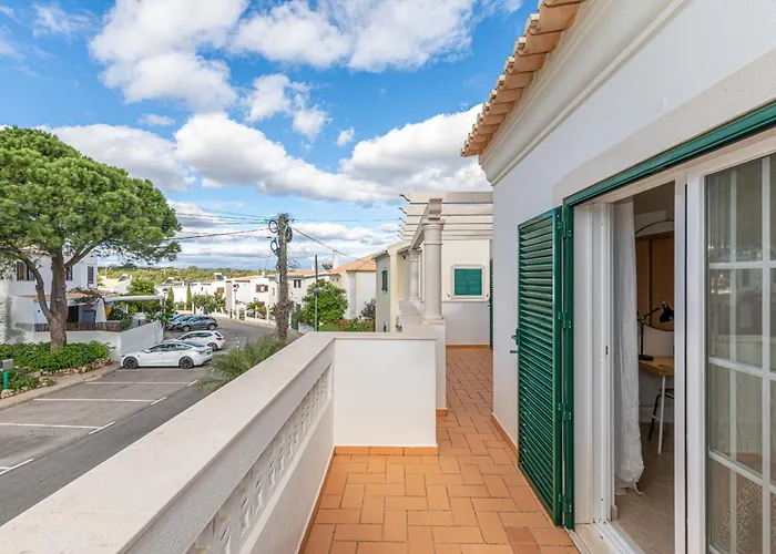 Rosa, Residential, Pezinhos