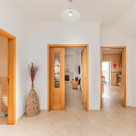 Willa Rosa, Residential, Pezinhos