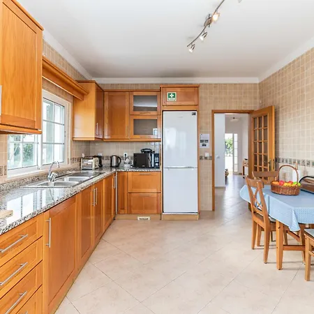 Willa Rosa, Residential, Pezinhos